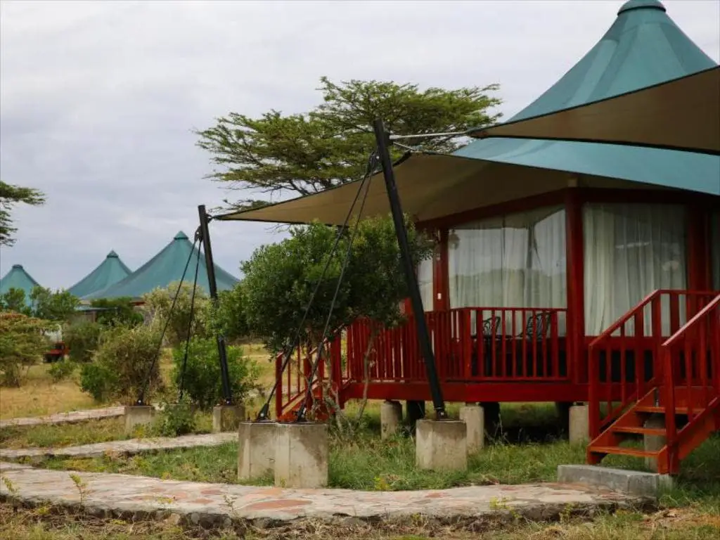 Mid Range Lodge at Masai Mara National Reserve