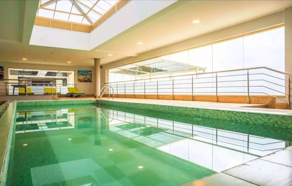 Best Western Executive Suites Heated Swimming Pool Image Courtesy