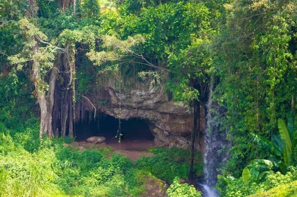 The Kawaida Waterfall and Caves